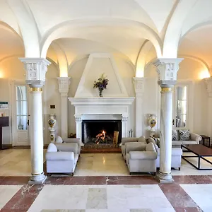 https://hotel-oromana.es-andalucia.com